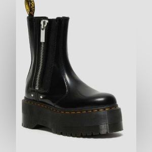 2976 MAX LEATHER PLATFORM CHELSEA BOOTS US 9 Doc Martens